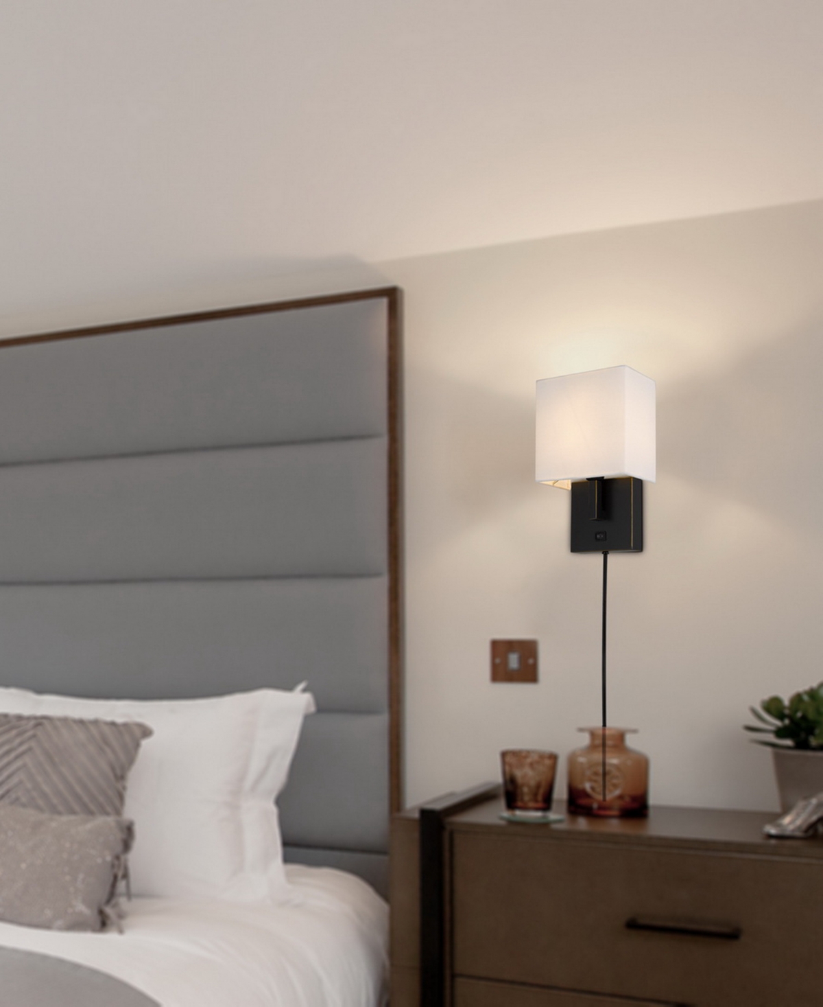 Cal Lighting 11.5" Height Metal Wall Lamp In Dark Bronze