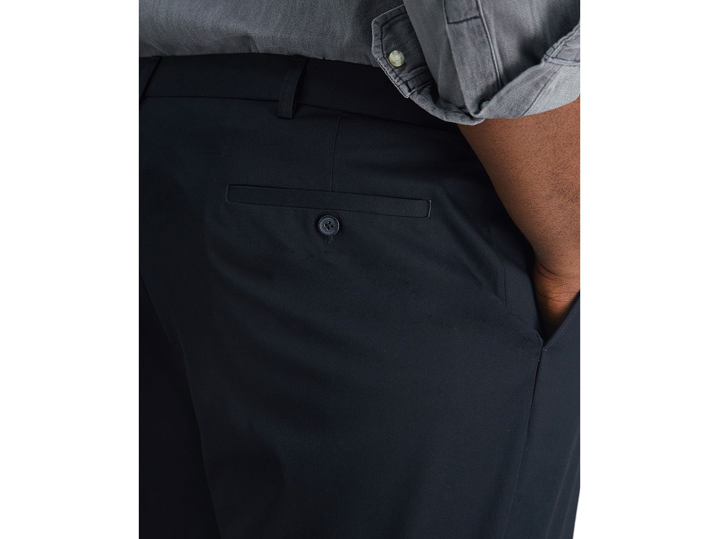 Мужские брюки Haggar Big & Tall Premium No Iron Khaki Classic Fit Flat Front Hidden Expandable Waistband, цвет: Чёрный — фото 5