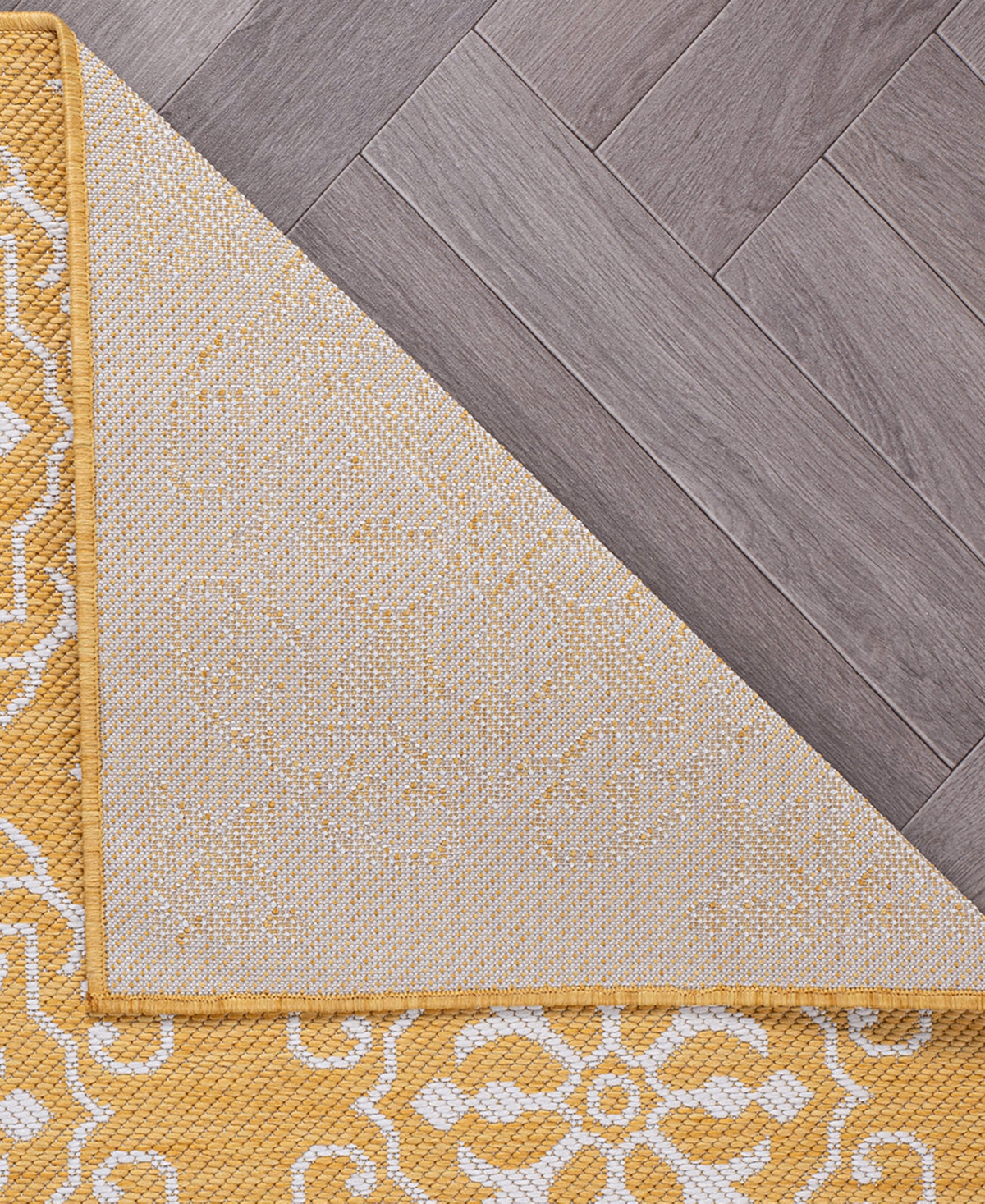 Main Street Rugs Bays Outdoor 119 Area Rug