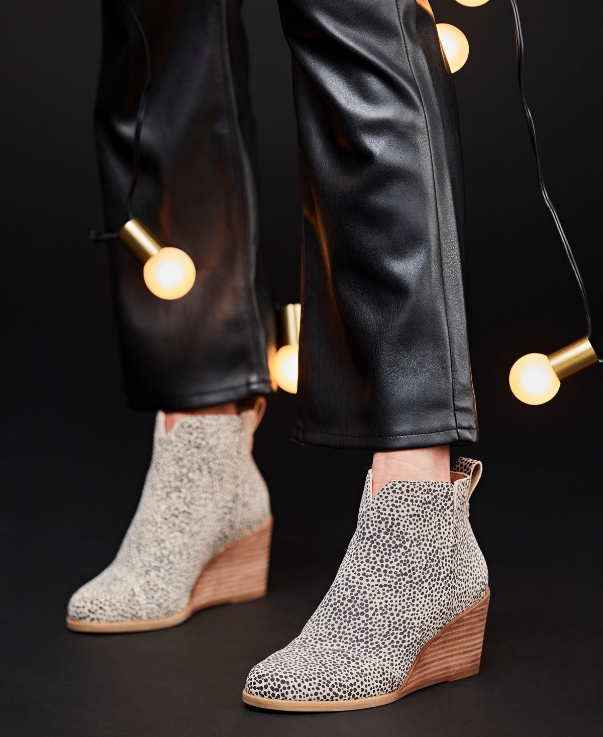 Toms Women's Clare Suede Slip On Wedge Booties