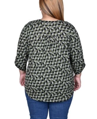 Plus Size 3/4 Roll Sleeve Top