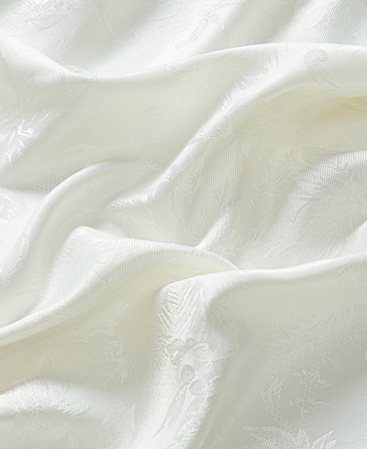 Elrene Poinsettia Elegance Jacquard Holiday Tablecloth