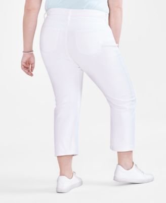 Plus Size Mid-Rise Curvy Capri Jeans