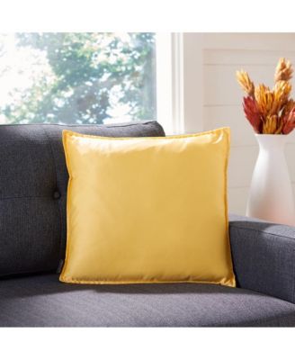 Erna 18" x 18" Pillow