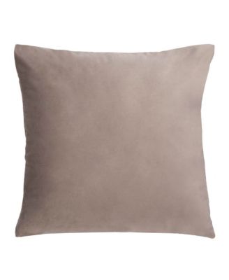 Sarla 18" x 18" Pillow