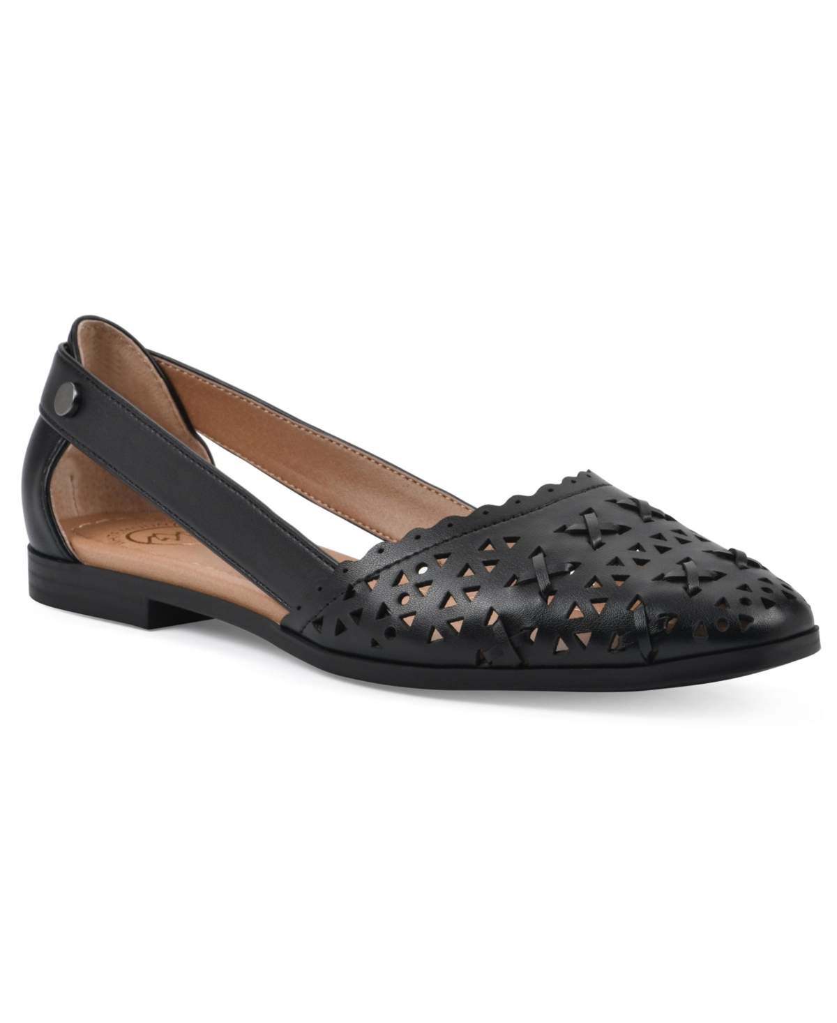 White Mountain Nobler Pointed Flats In Black Smooth