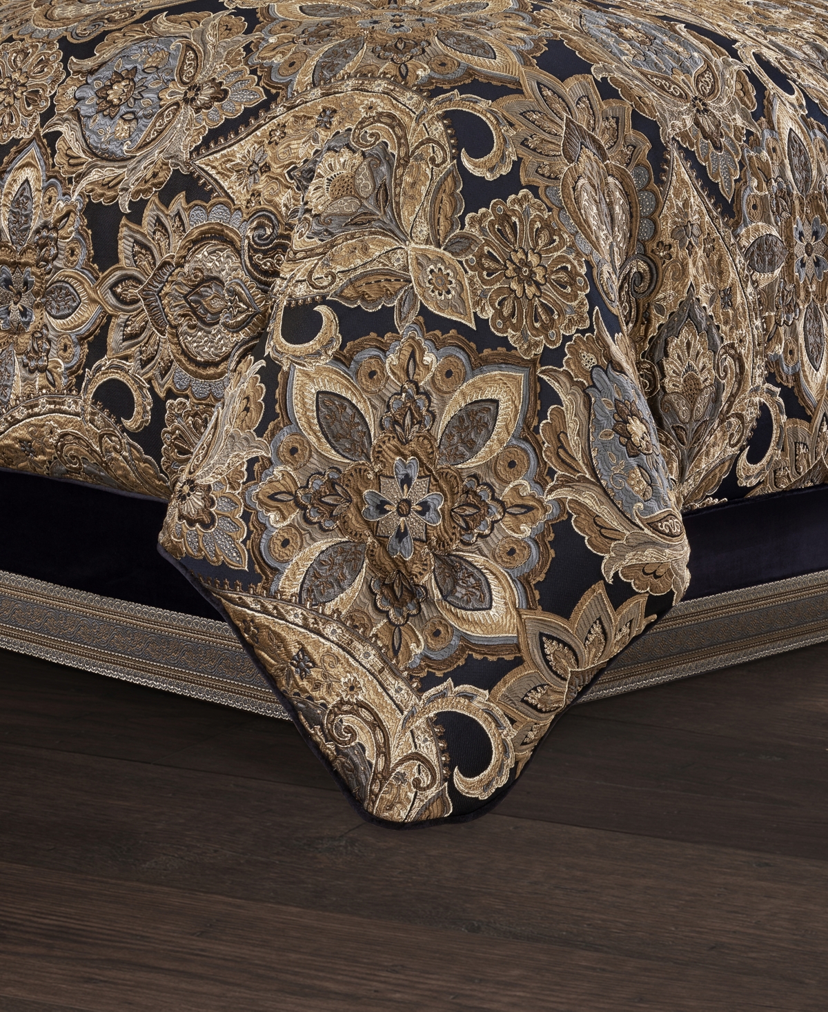 J Queen New York Amara 4 Pc. Comforter Set, California King In Indigo