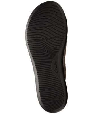 Laurieann Ruby Scalloped Twist Strap Slide Sandals