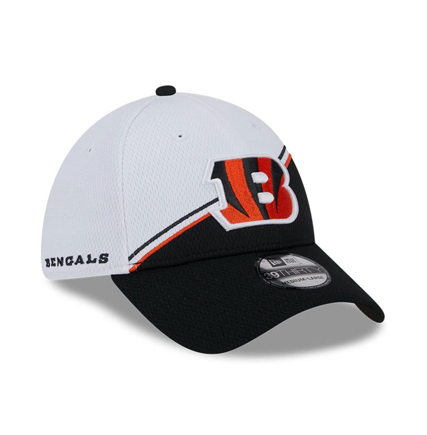 Мужская кепка New Era White, Black Cincinnati Bengals 2023 Sideline 39THIRTY Flex Hat — фото 1