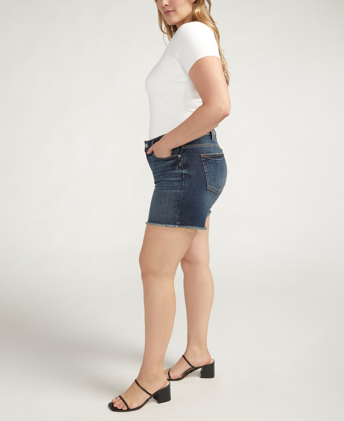 Shop Silver Jeans Co. Plus Size Suki Luxe Stretch Mid Rise Curvy Fit Short In Indigo