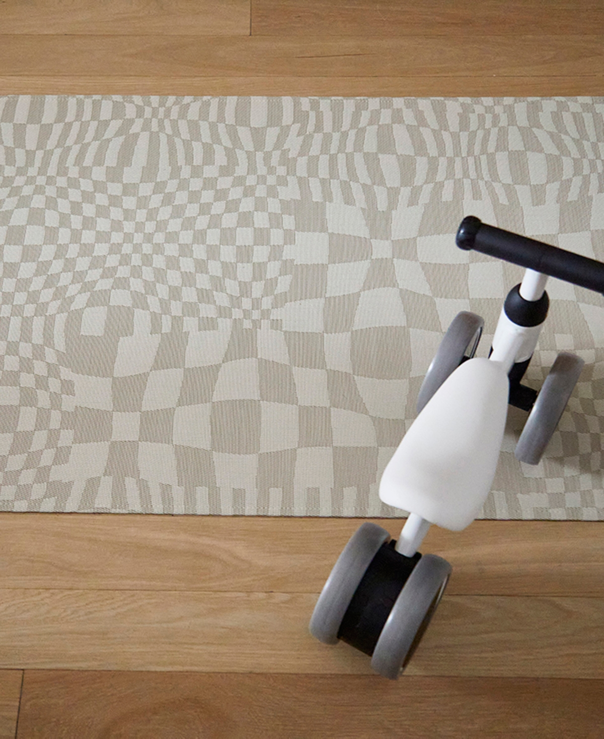 Chilewich Warp Rug 106" X 30" In Sand