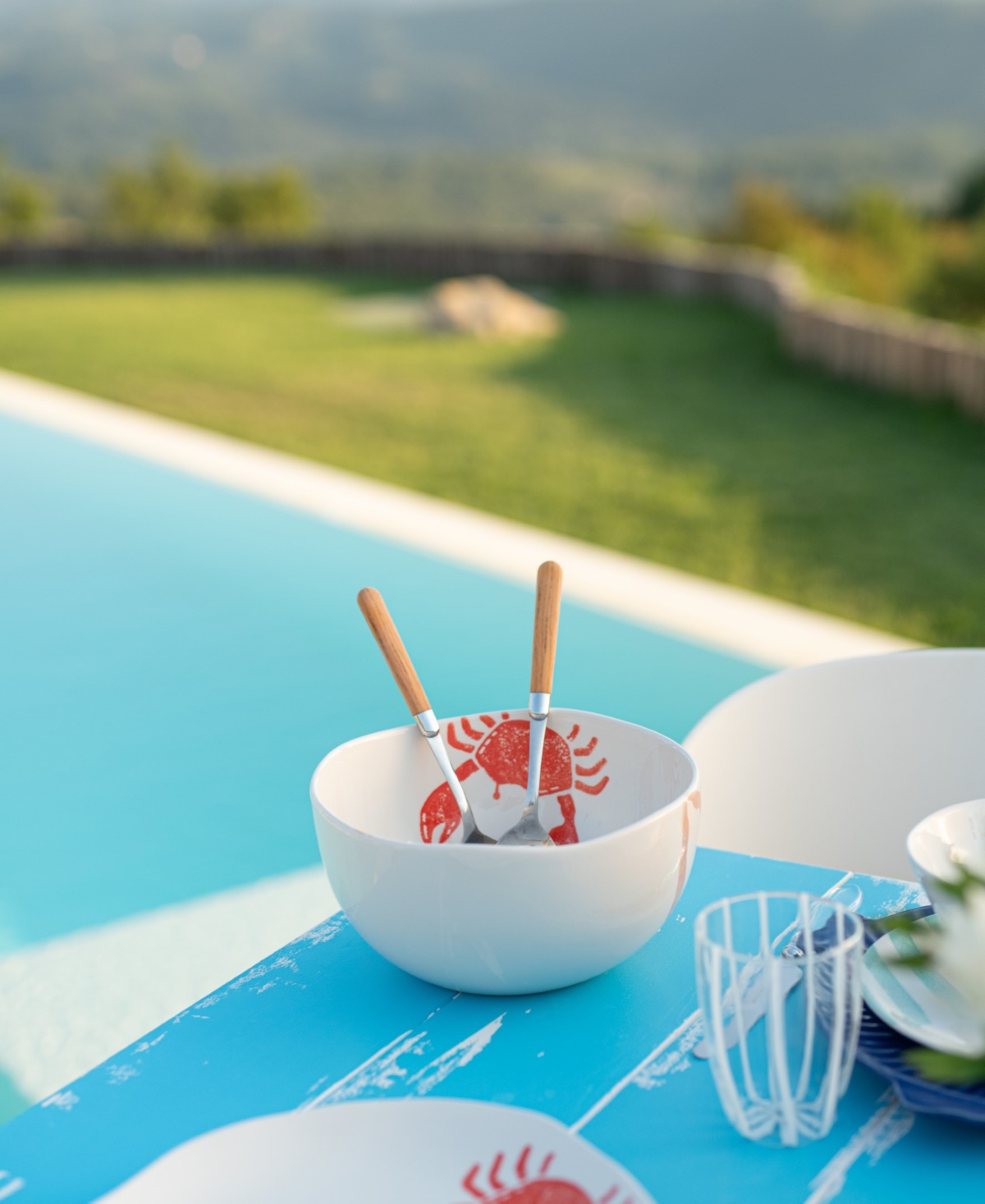 Vietri Riviera Deep Serving Bowl In Multi