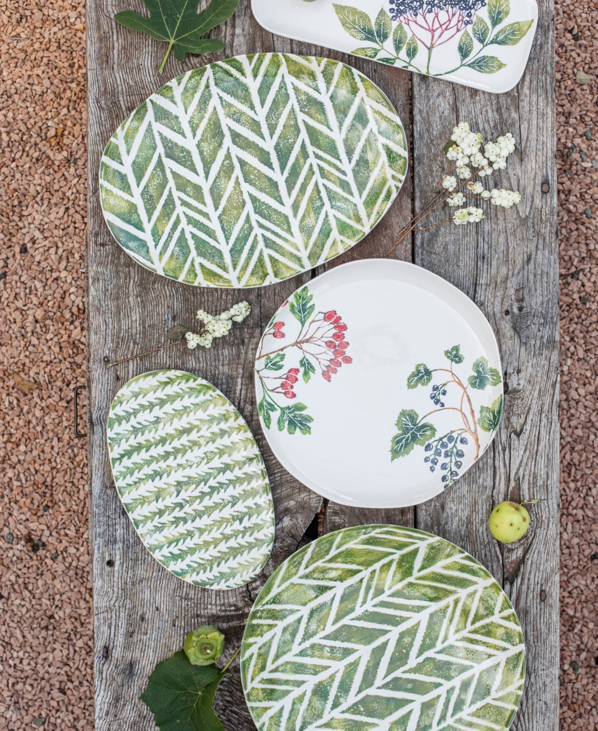 Shop Vietri Foresta Primavera Leaves Small Oval Platter In Green