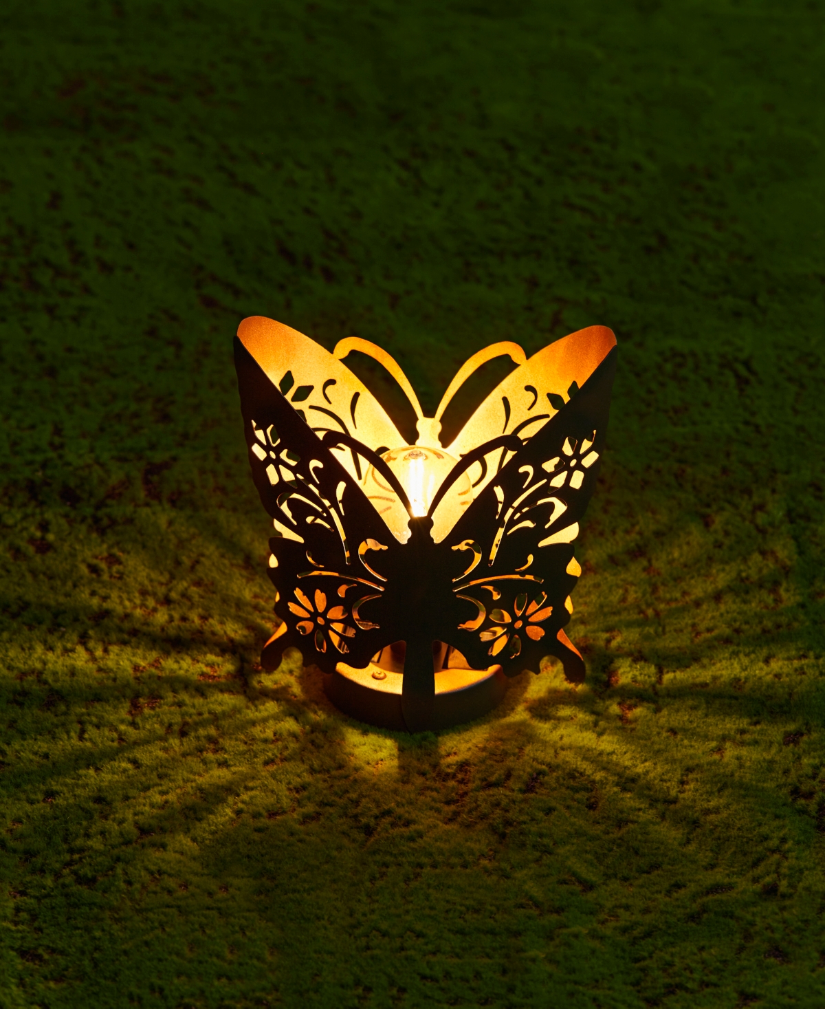 Glitzhome L Black and Gold-Tone Metal Cutout Flying Butterfly Silhouette Solar Powdered Edison Bulb Outdoor Lantern