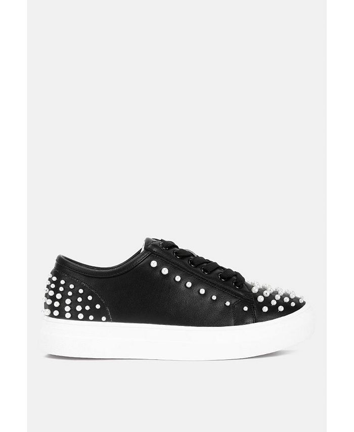 Sneakers in outlet macys