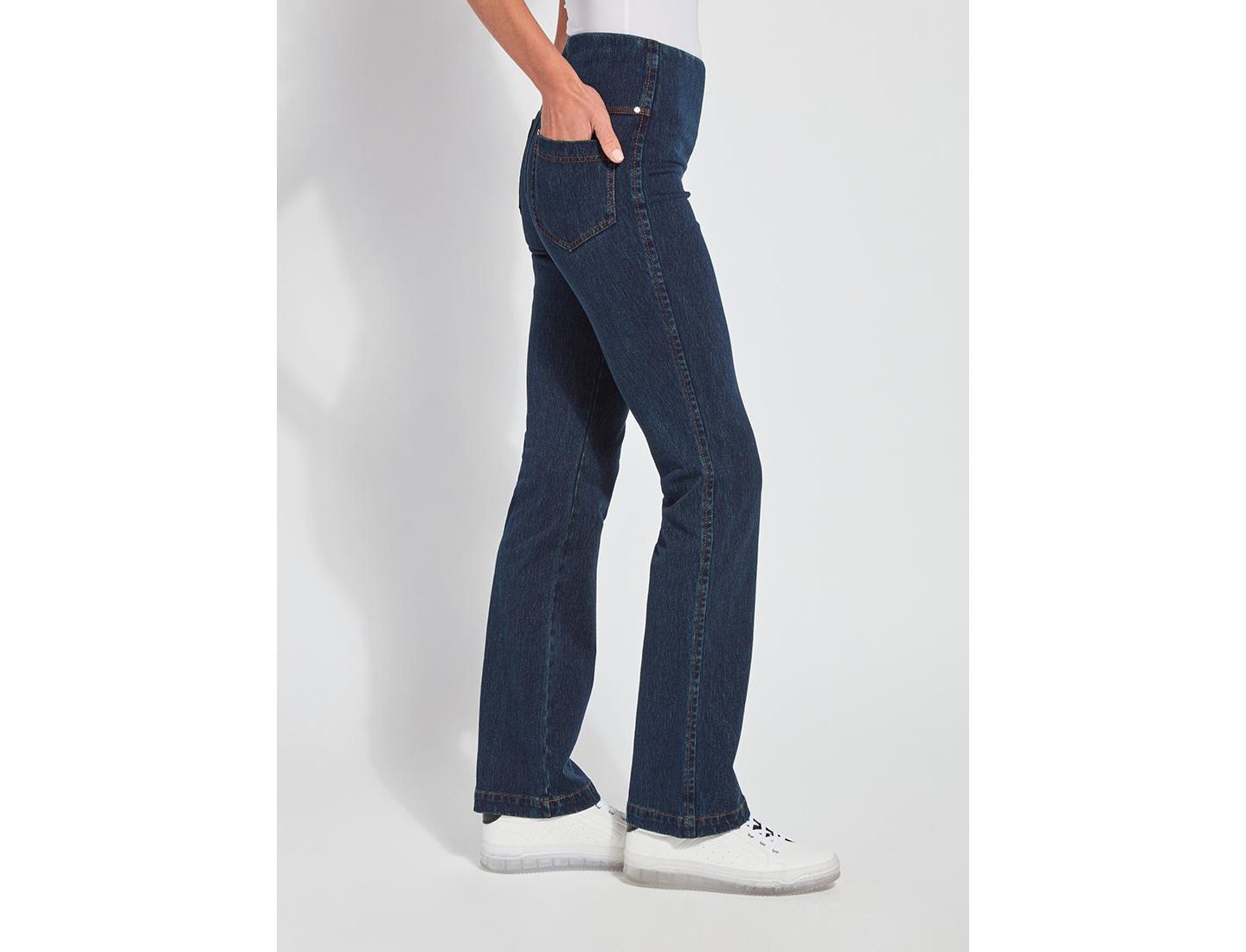 Женские джинсы LYSSE Baby Bootcut Denim Pant (32" Inseam), цвет: Средний синий — фото 2