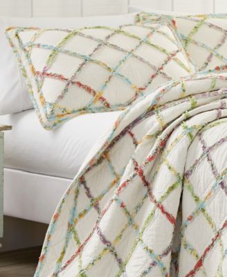 Ruffle Garden Appliqued Diamond Cotton Quilt, Twin