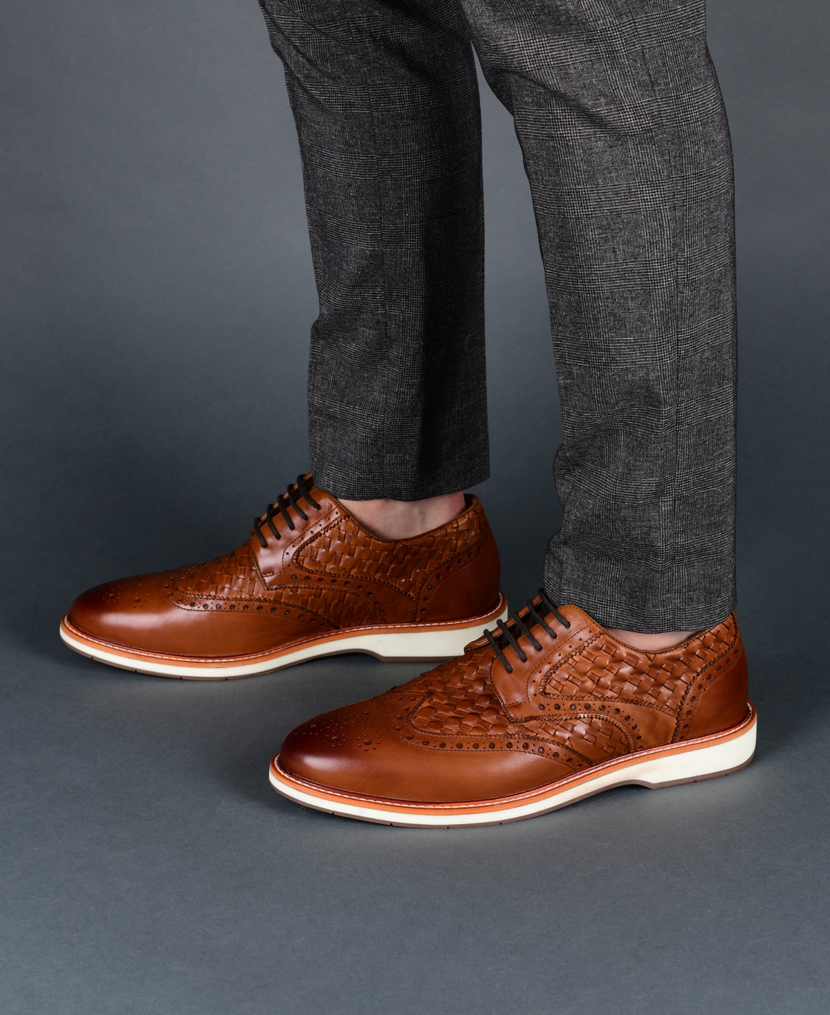 Thomas & Vine Men's Radcliff Woven Wingtip Derby Shoe