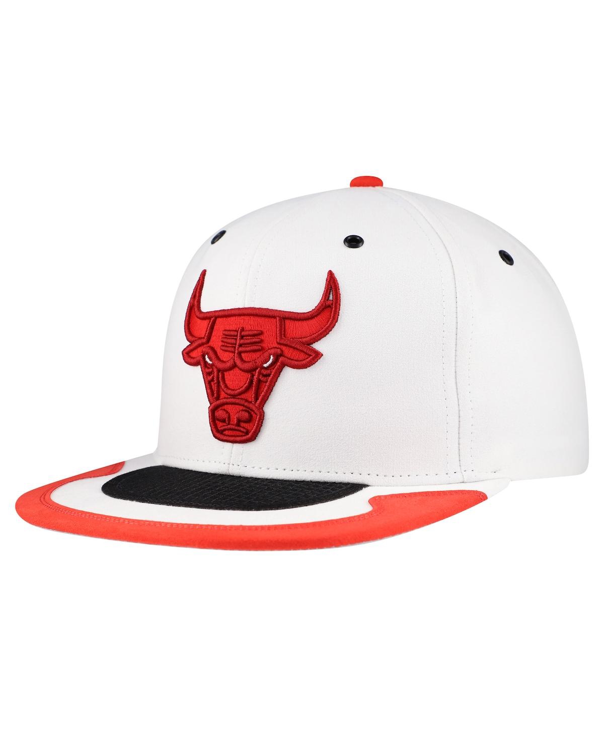 Mitchell Ness Men's White Chicago Bulls Day 4 Snapback Hat - White Red