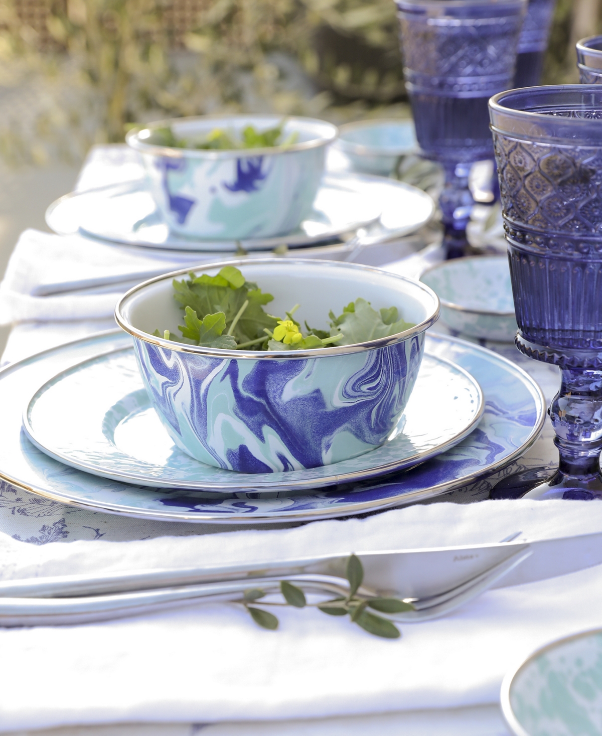Golden Rabbit Lagoon Salad Bowls, Set Of 4 In Multi