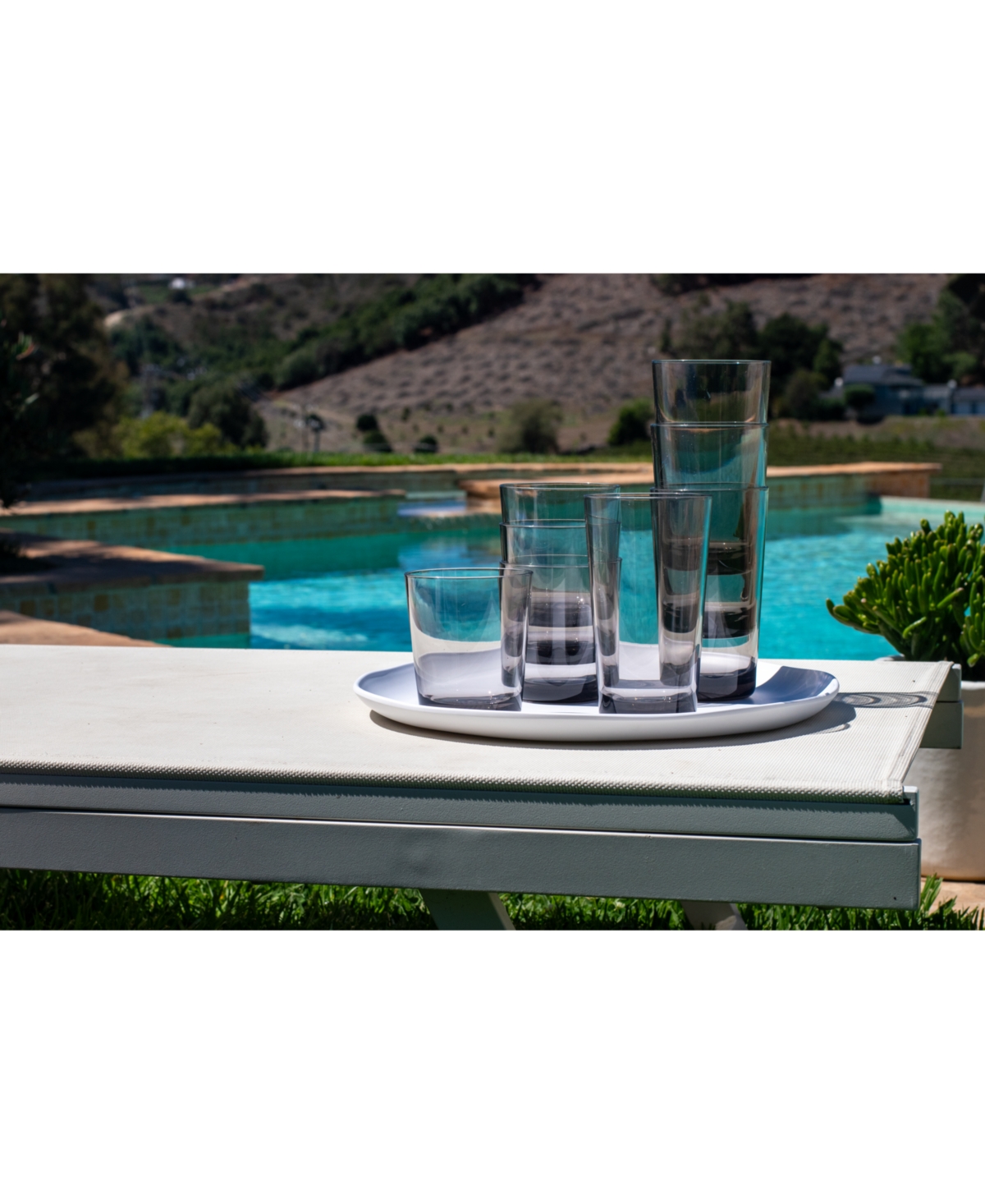 Simple 8 Piece Drinkware Set