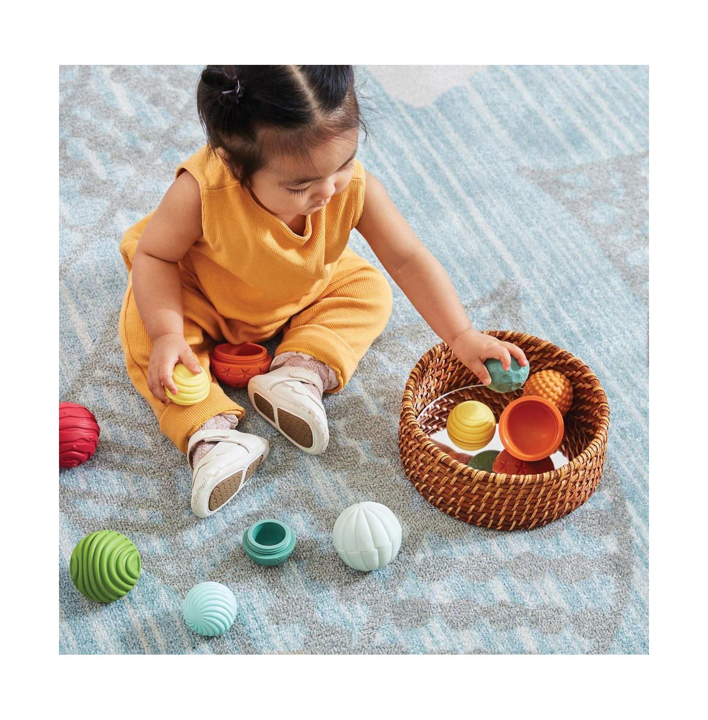 Детские игрушки Kaplan Early Learning Textured Mix and Match Balls Fine Motor 8-Piece Learning Toy, Ages 6 Months+ — фото 2