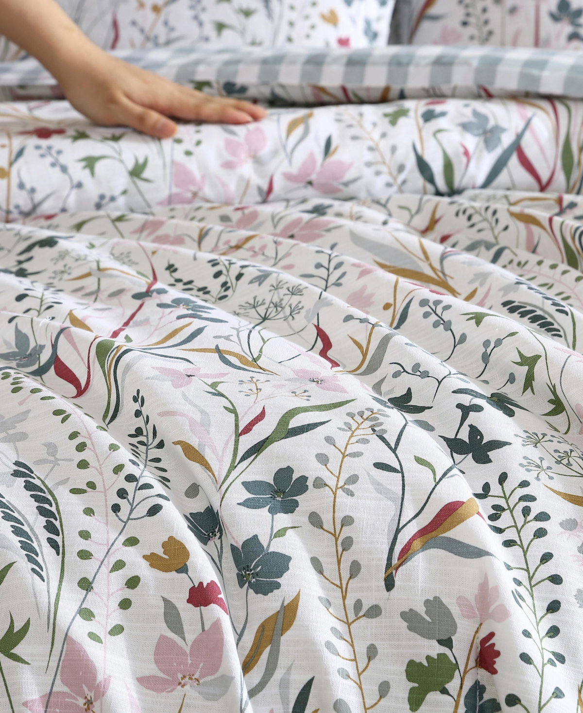 Eddie Bauer Woodland Forest Reversible 3 Piece Comforter Set, Full/queen In White,grey,rose Pink