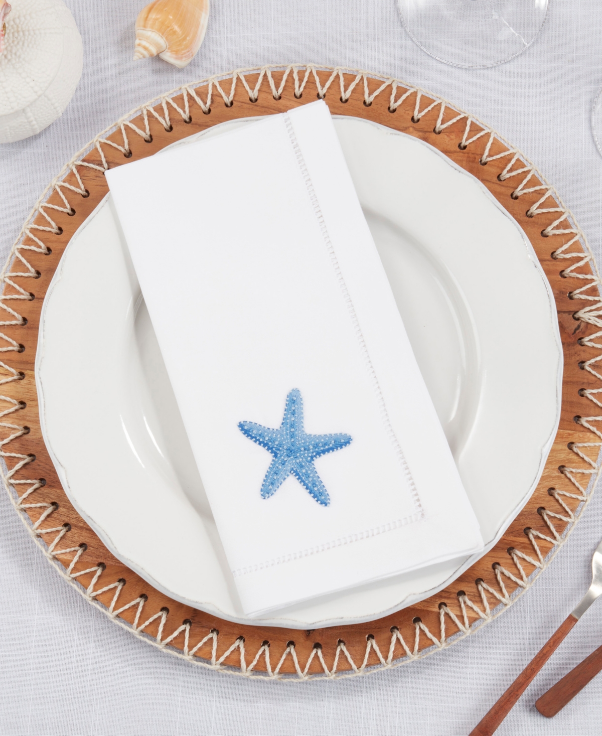 Saro Lifestyle Embroidered Starfish Serenade Napkin Set Of 6, 20"x20" In White