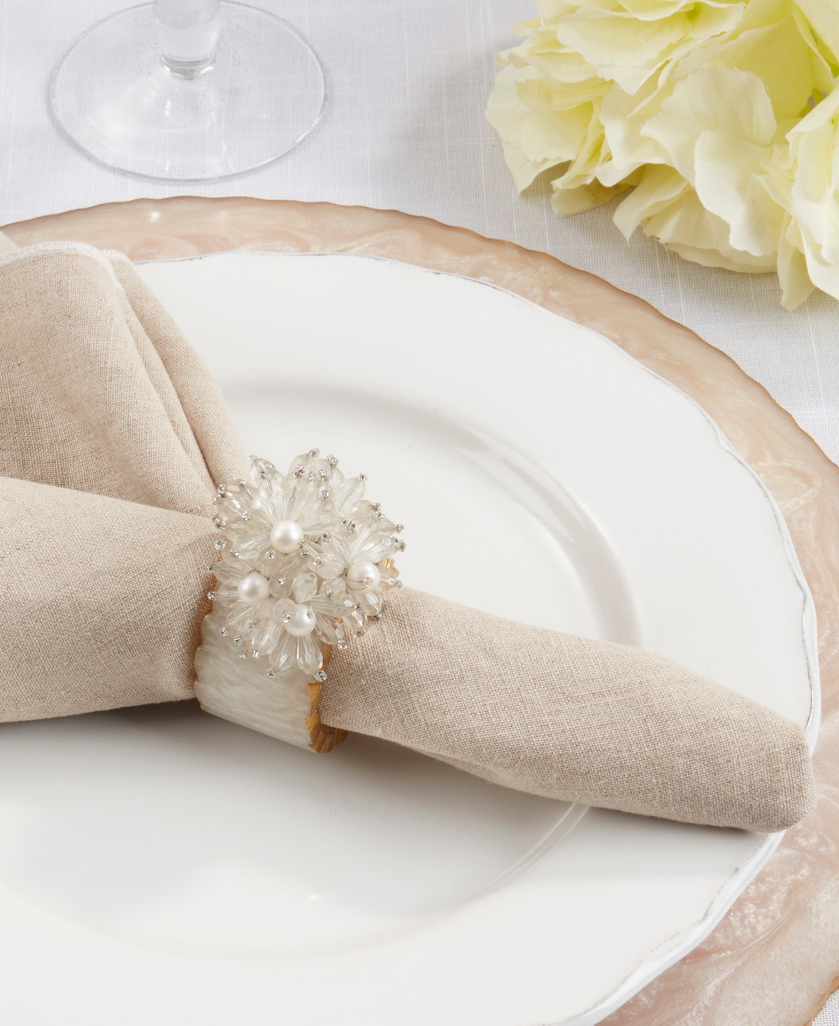 Saro Lifestyle Beaded Petal Delight Resin Napkin Ring Set Of 4, In Aqua