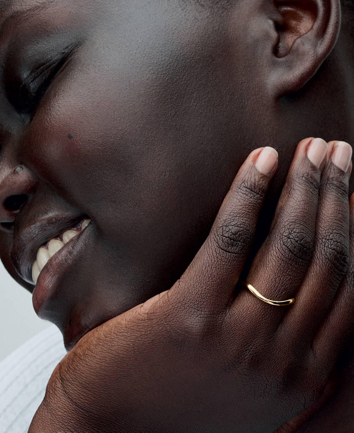 Pandora Shaped Band Ring In Gold