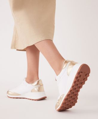 Women's Runner Lace Up Sneakers