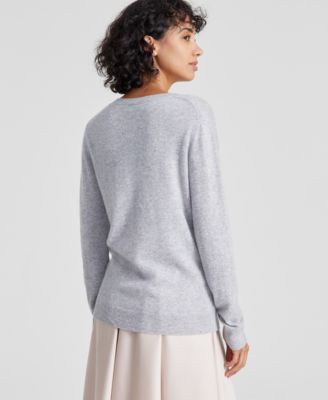 100% Cashmere Petite V-Neck Long-Sleeve Sweater