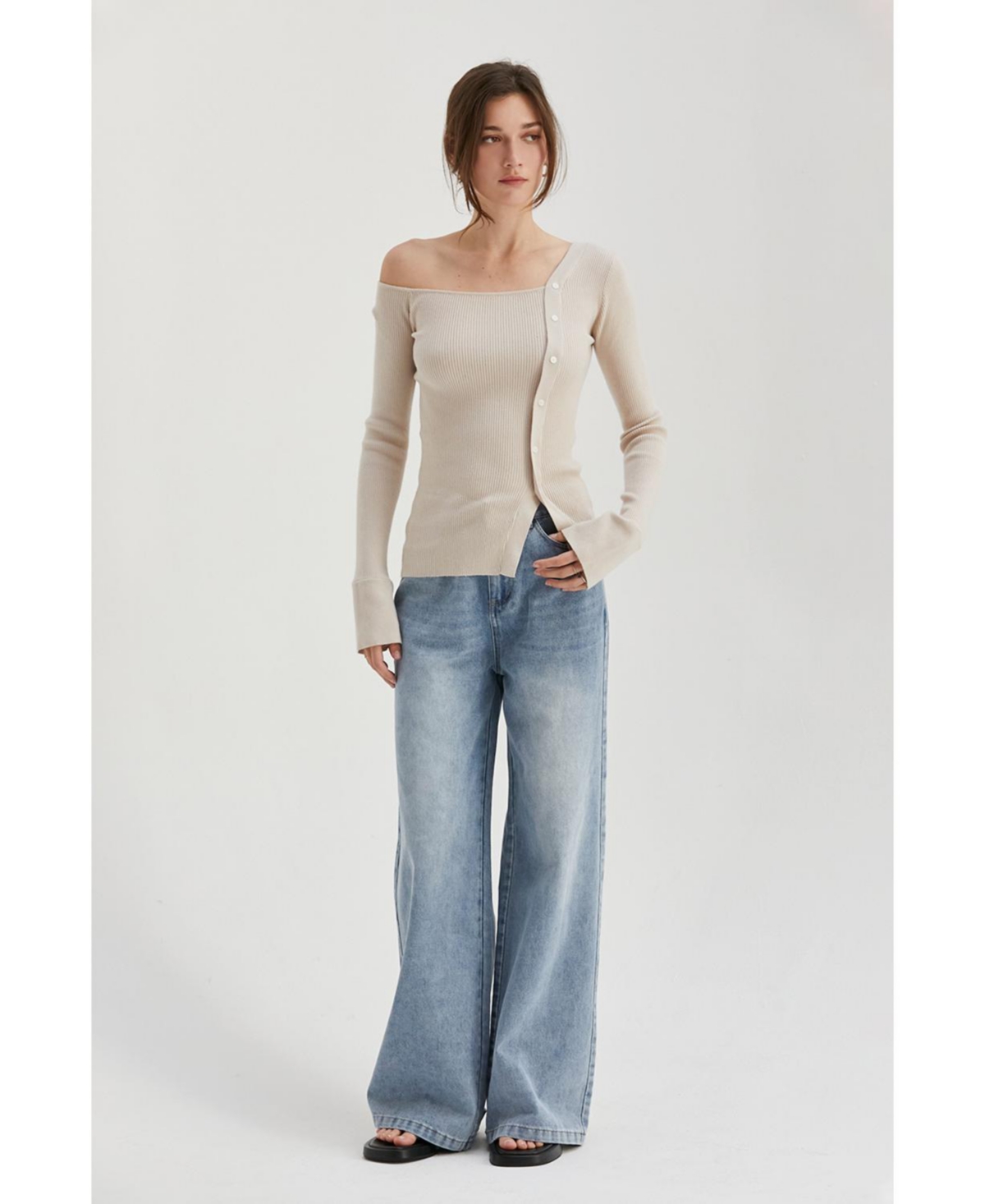Crescent Women's Sienna Asymmetric Shoulder Knit Top - Open white + cream