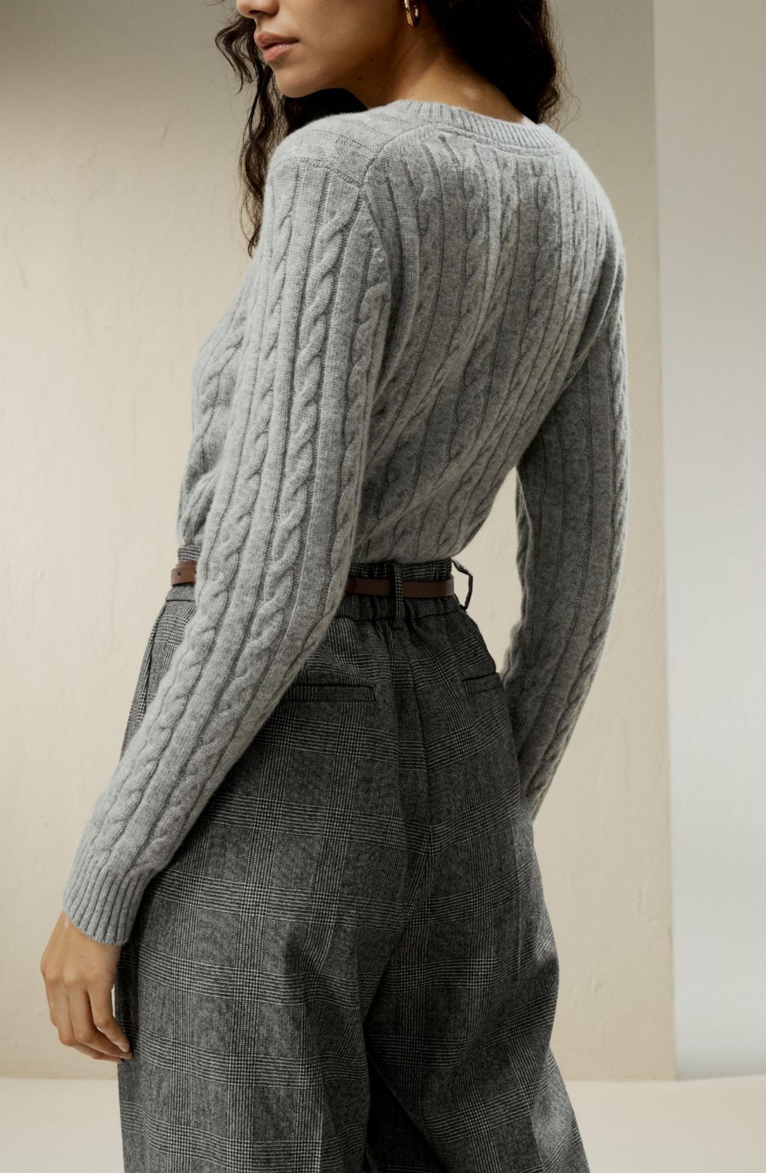 Women's Classic Cable Knit Sweater with Ribbed Edges