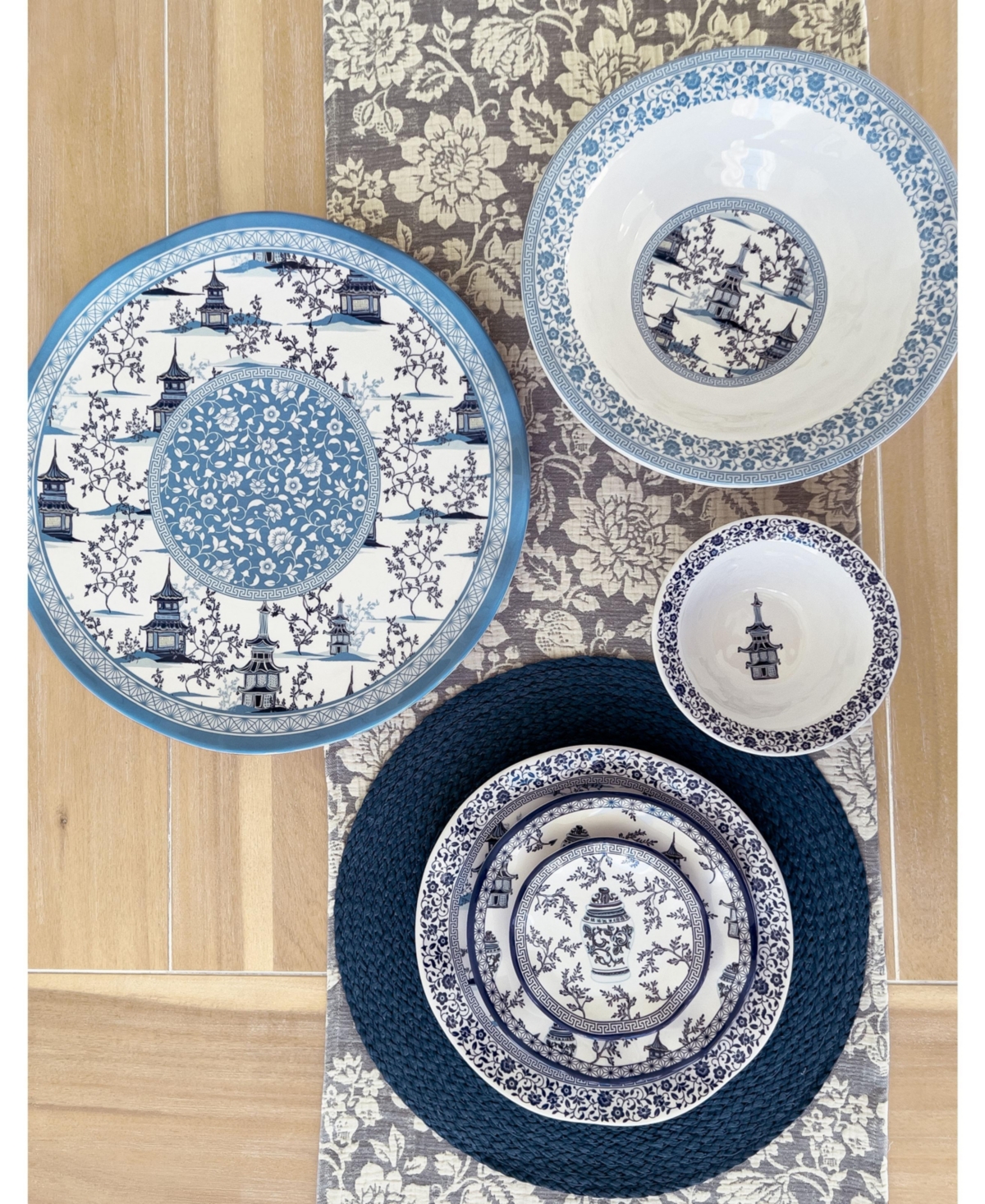Q Squared Pagoda Appetizer Plates, Set Of 4 In White,blue