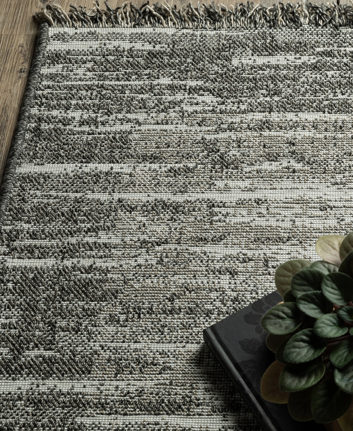 Oriental Weavers Gillian 1622E 5'3x7'3 Area Rug