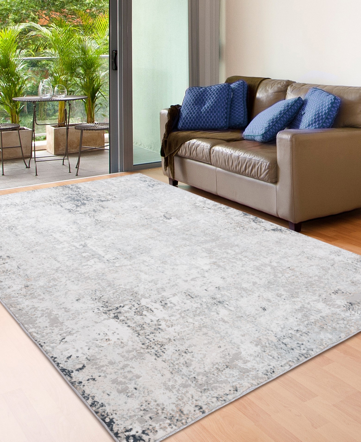 Lr Home Paula 4'x6' Area Rug -Cream