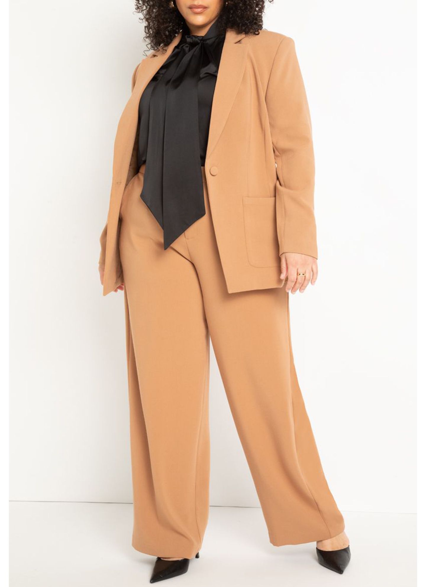 Женский пиджак ELOQUII The 365 Suit Patch Pocket Blazer, цвет: Бежевый — фото 3