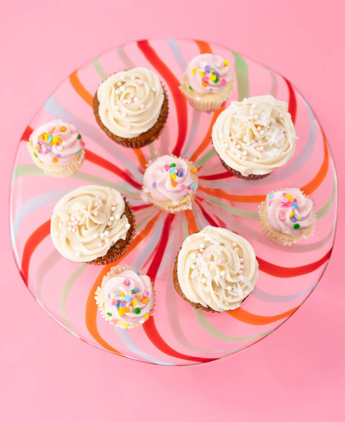 Jeanne Fitz Gezellig Reversible Cake Stand In Multi