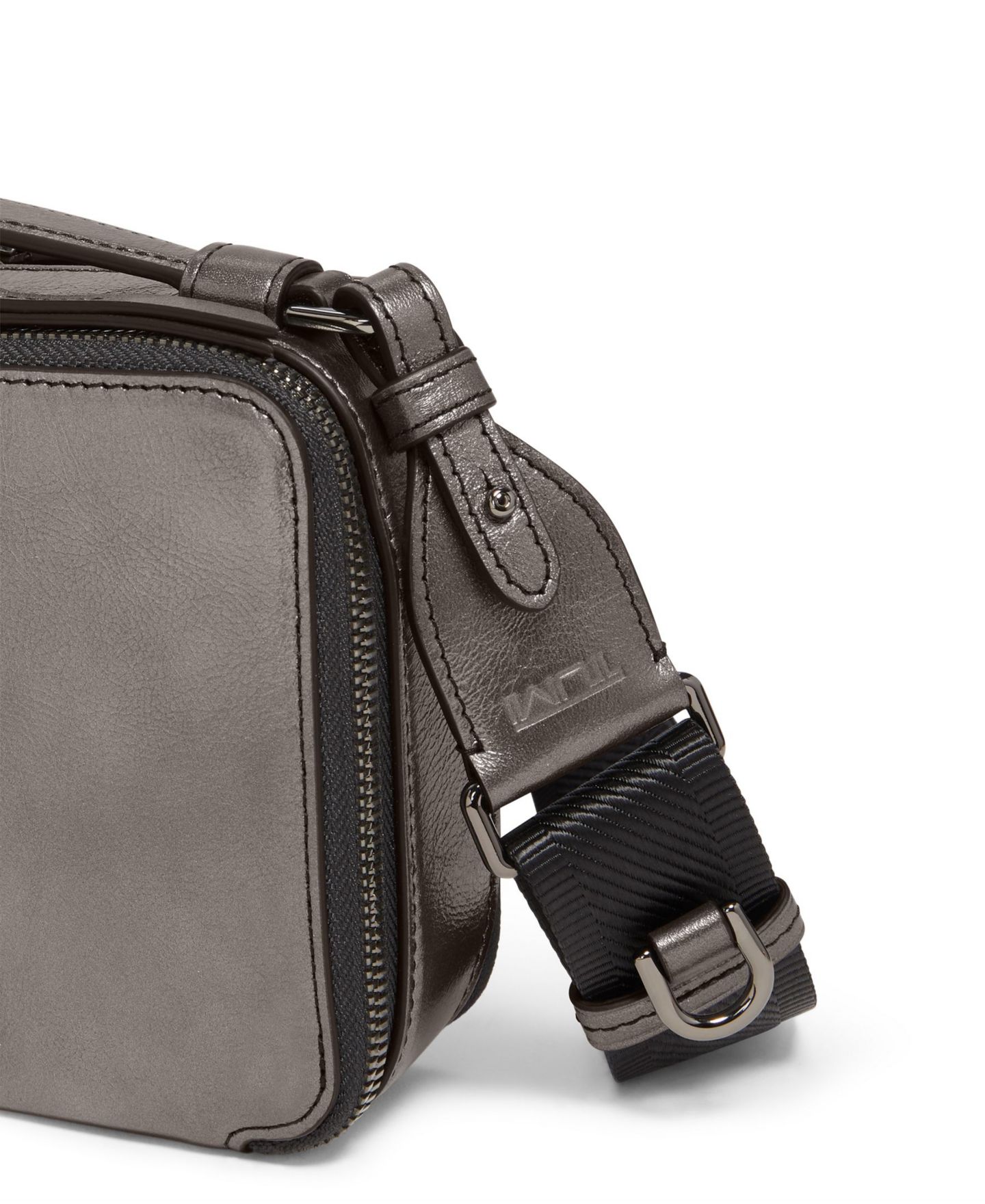 Сумка Tumi Voyageur Myla Crossbody, цвет: Чёрный / Светлый золотой — фото 16