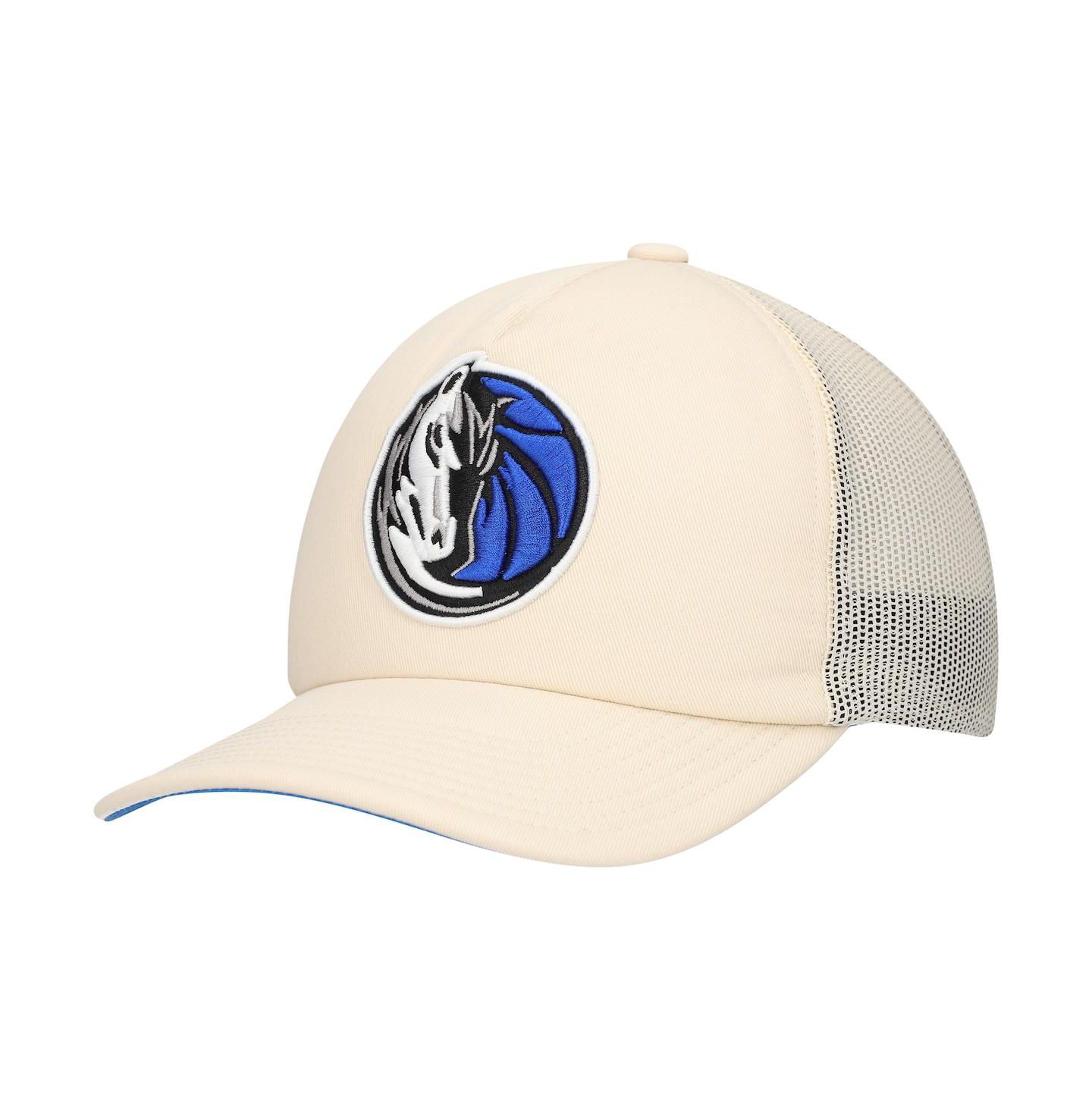 Мужская кепка Mitchell & Ness Cream Dallas Mavericks Trucker Adjustable Hat — фото 1