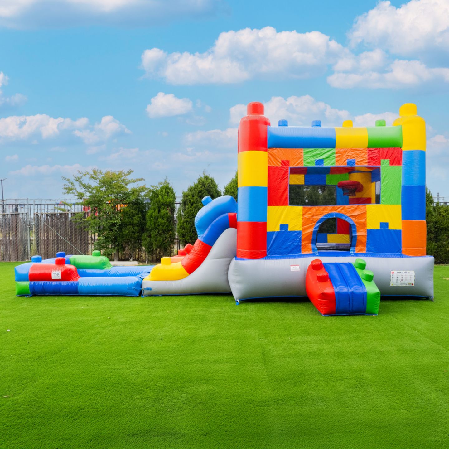 Детская игрушка HERO Kiddo Block Party 26'L x 14'W x 12'H Vinyl Inflatable Water Slide Bounce House with Splash Pool, Up to 8 Players, Ages 3+ — фото 3