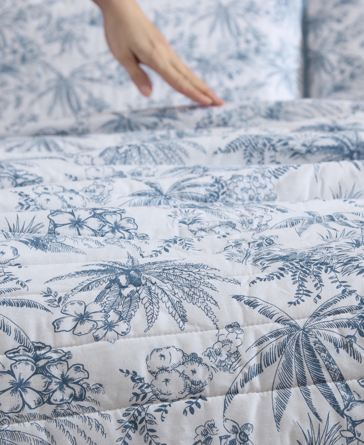 Tommy Bahama Home Pen And Ink Reversible 3 Piece Quilt Set, Full/queen In Indigo