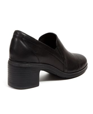 Women's Vaughn Water Resistant Pumps