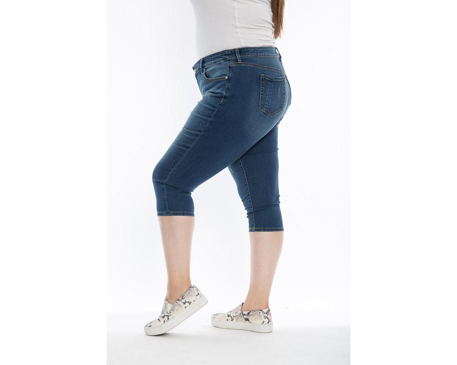 Plus Size Mid Rise Crop Jeans