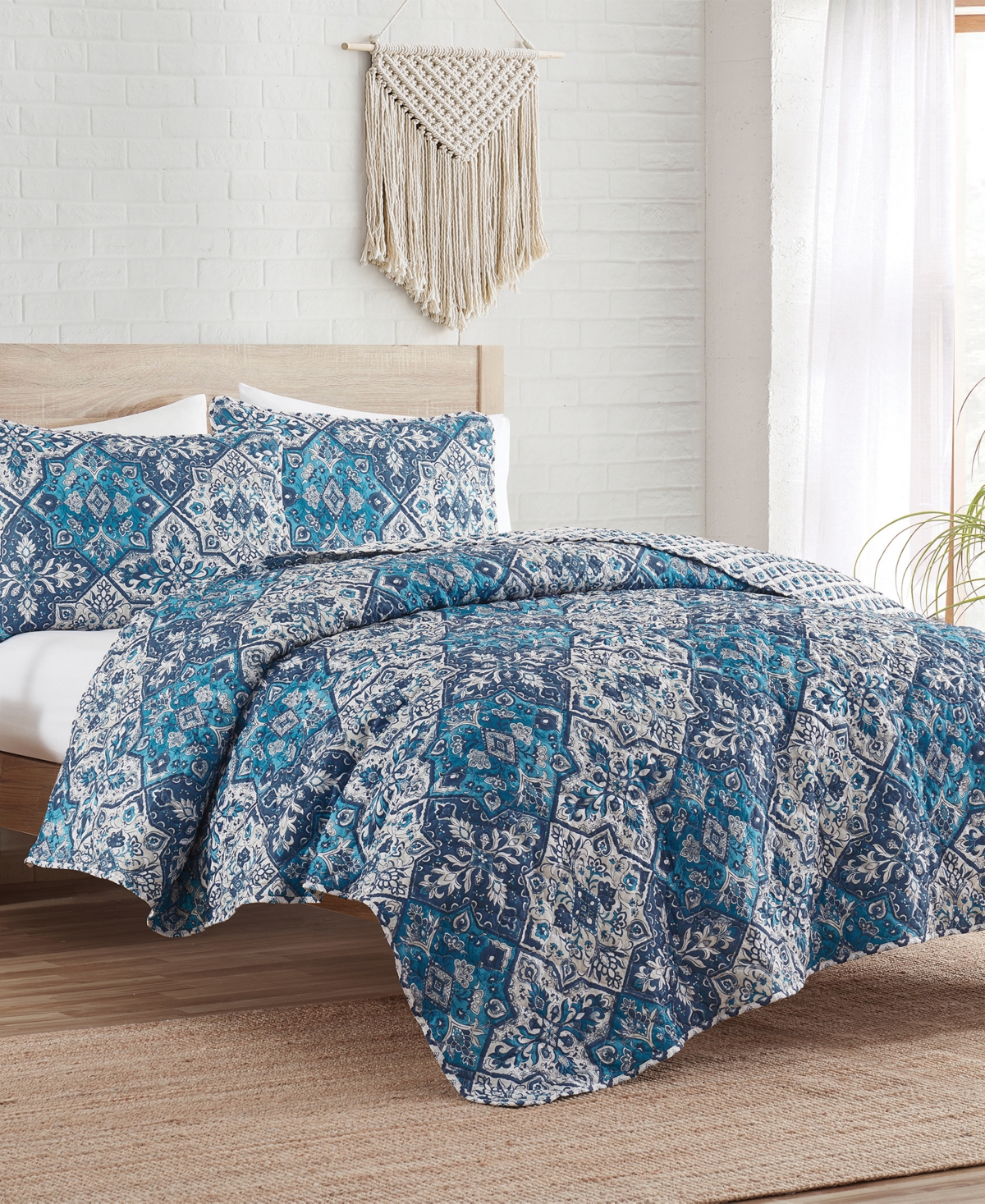 Indigo Ink White Denim Medallion Reversible 3-Pc. Quilt Set, Full/Queen