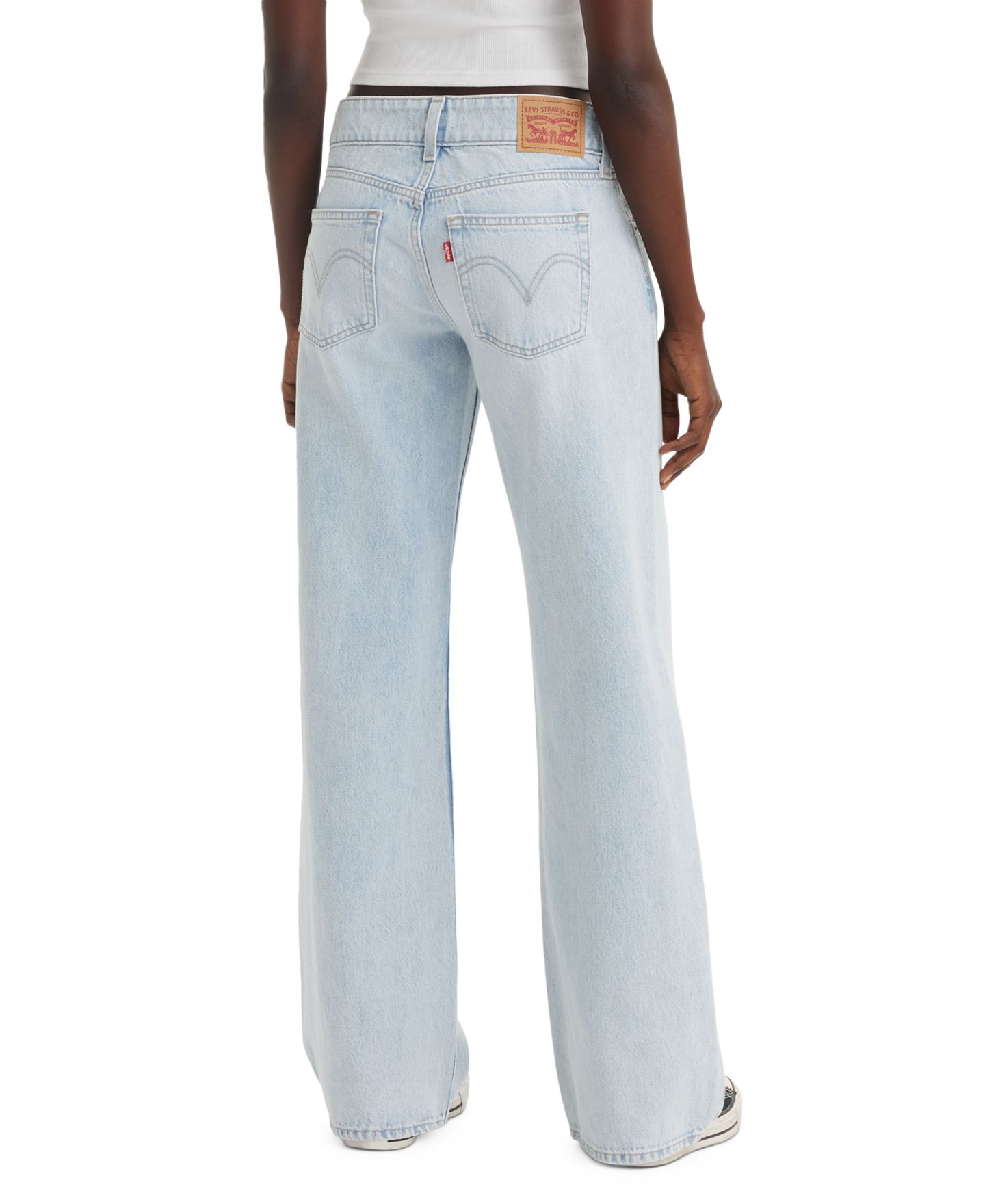 Женские джинсы Levi's Super-Low Double-Button Relaxed-Fit Denim Jeans, цвет: Abraided Art — фото 3
