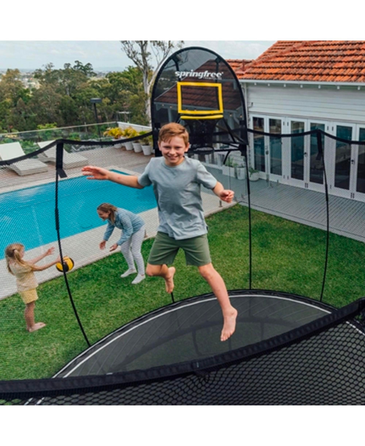 Springfree Trampoline Kids Outdoor Large Oval 8 x 13' Trampoline with Enclosure