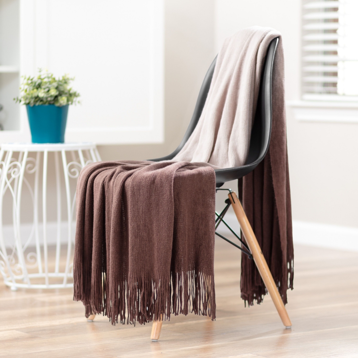 Chanasya Premium Gradual Gradient Ombre Super Soft Acrylic Throw Blanket With Tassels