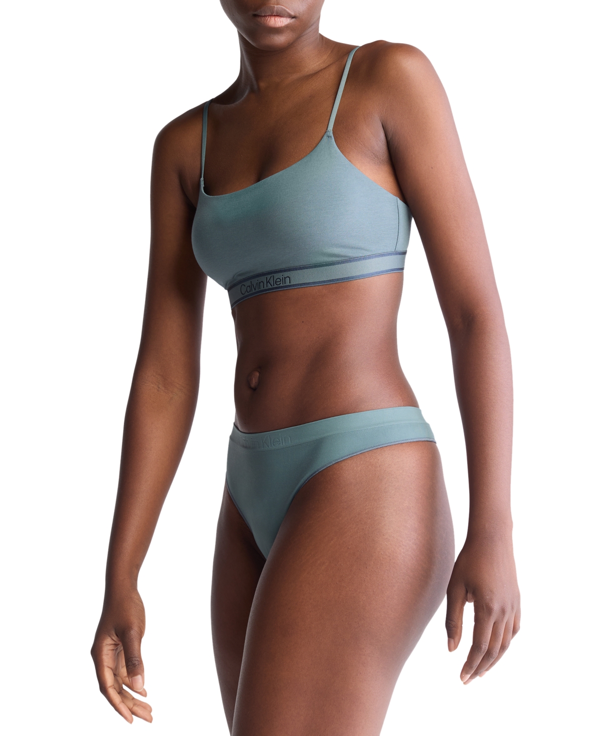 Calvin Klein Women's Bonded Flex Mid-Rise Thong Underwear